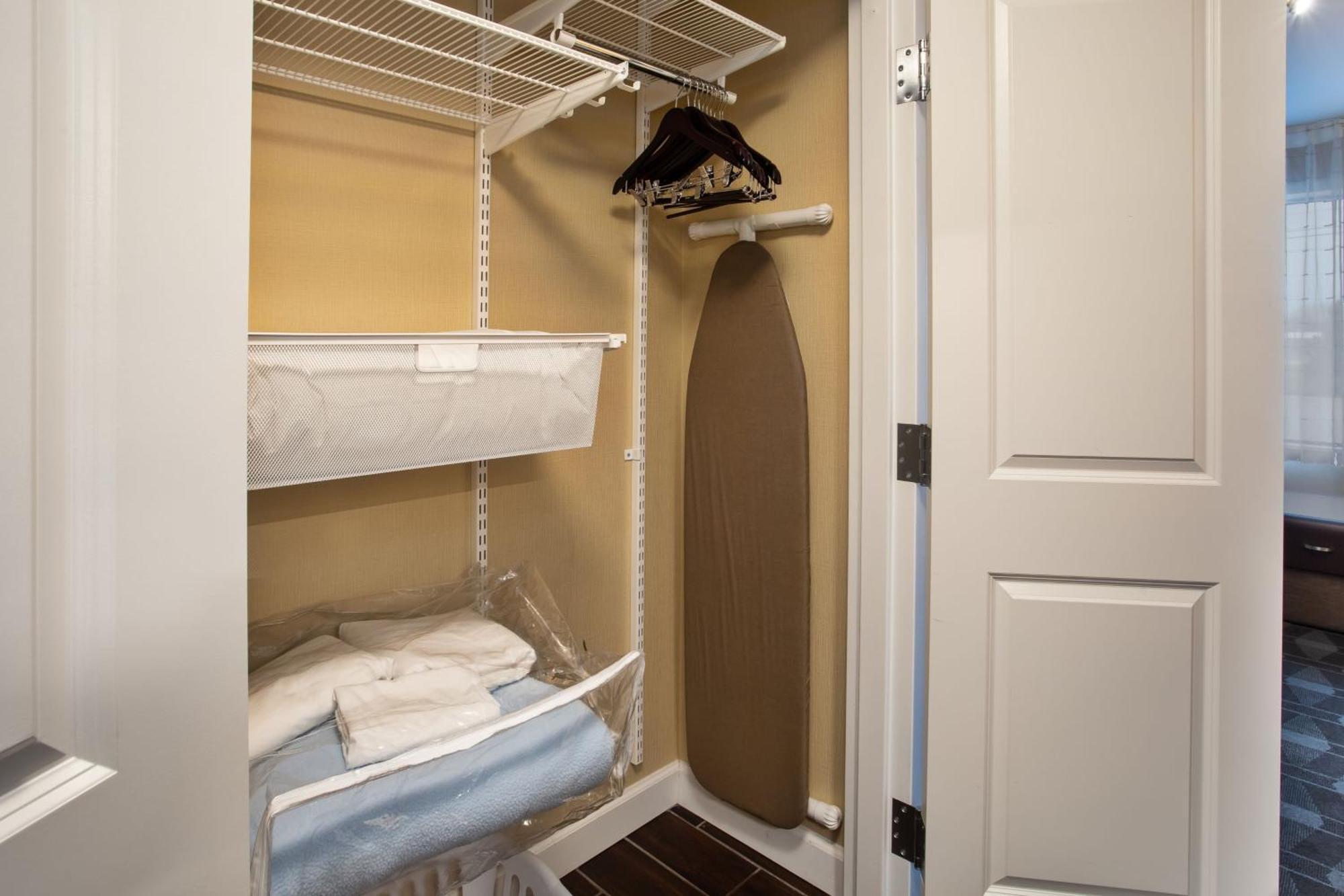 Towneplace Suites By Marriott Detroit Belleville Bagian luar foto
