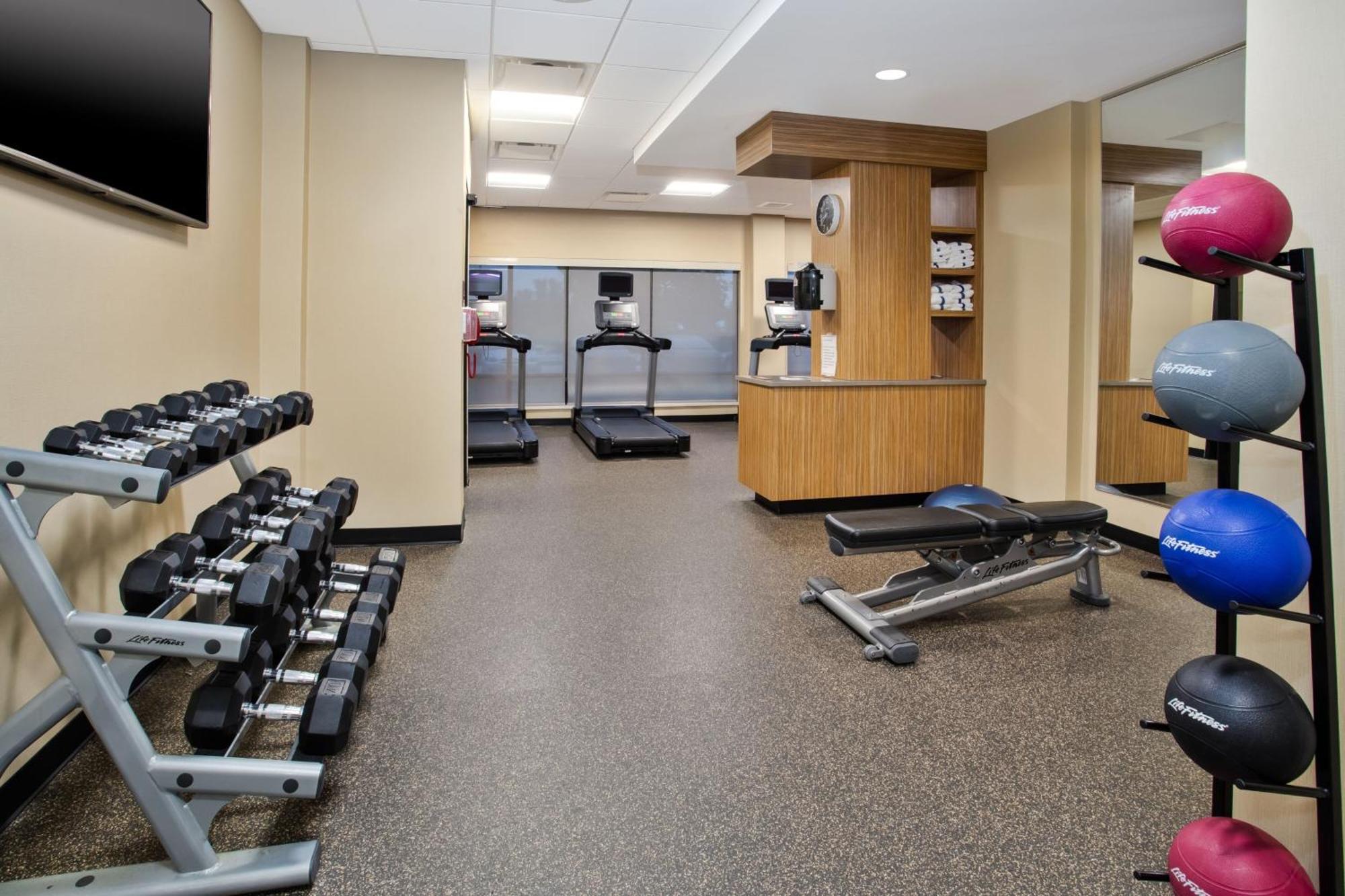 Towneplace Suites By Marriott Detroit Belleville Bagian luar foto