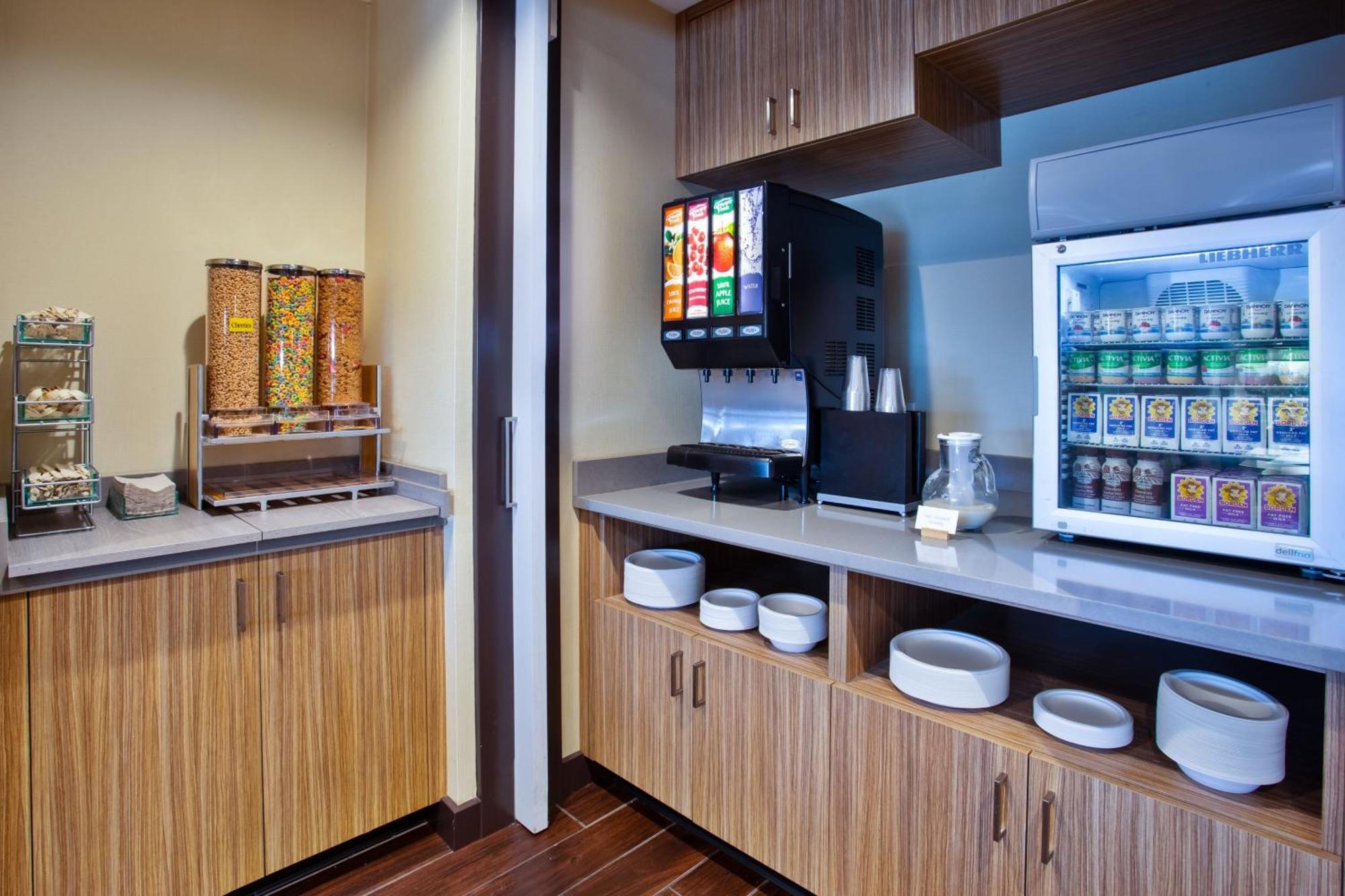 Towneplace Suites By Marriott Detroit Belleville Bagian luar foto